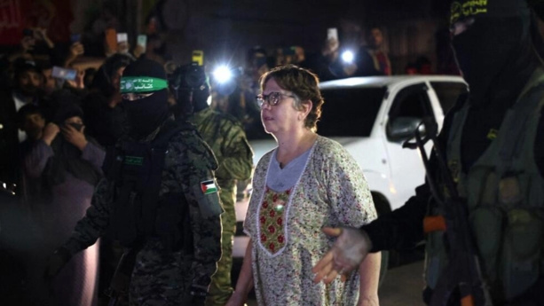 Un cinquième groupe d'otages libéré par le Hamas, 30 prisonniers palestiniens relâchés par Israël Un cinquième groupe d'otages libéré par le Hamas, 30 prisonniers palestiniens relâchés par Israël