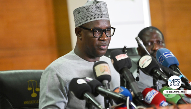 "Deal sur une mine de diamants" : Le procureur s’auto-saisit suite aux révélations de Me Moussa Diop "Deal sur une mine de diamants" : Le procureur s’auto-saisit suite aux révélations de Me Moussa Diop