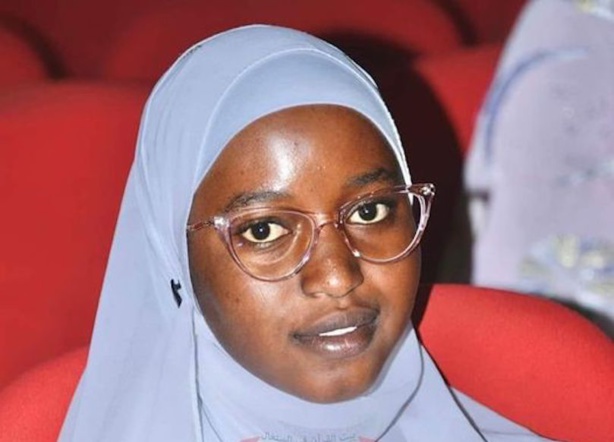 Ndeye Bousso Diattara remporte le "Grand Prix international Macky Sall" pour le récital du saint Coran Ndeye Bousso Diattara remporte le "Grand Prix international Macky Sall" pour le récital du saint Coran