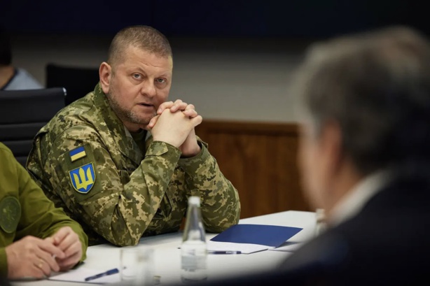 Guerre en Ukraine: un dispositif d'écoute découvert dans l'un des bureaux du chef de l'armée