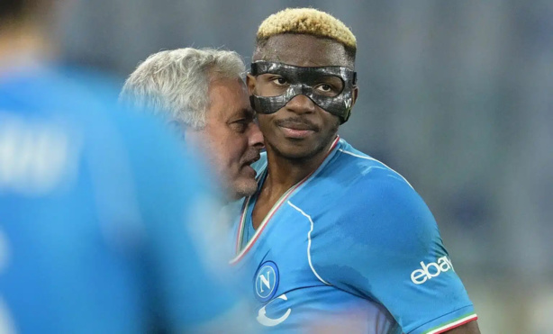 L’improbable câlin Mourinho-Osimhen !!