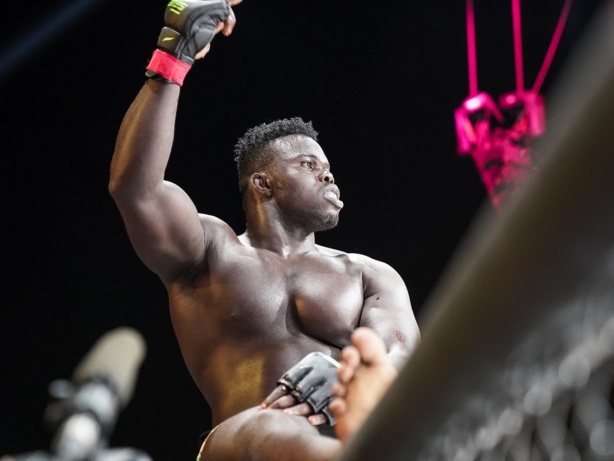 Lutte : Reug -Reug terrasse facilement Bambardier Lutte : Reug -Reug terrasse facilement Bambardier