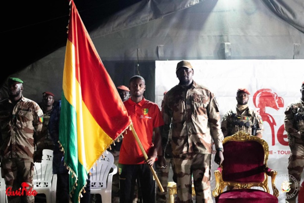 Can-2024 : Le drapeau Guinéen remis au Sily national dans une base des forces spéciales