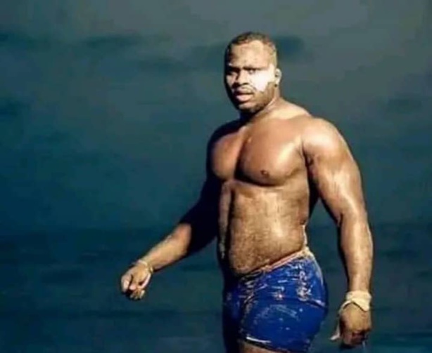 Lutte : Modou Lo "neutralise" Boy Niang Lutte : Modou Lo "neutralise" Boy Niang