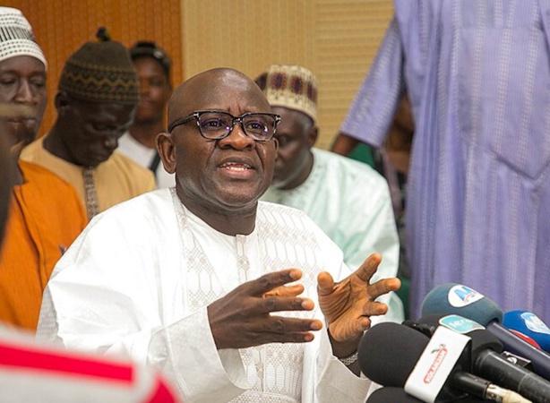 Présidentielle : El Hadji Ibrahima Mbow renonce à sa candidature pour soutenir Ousmane Sonko Présidentielle : El Hadji Ibrahima Mbow renonce à sa candidature pour soutenir Ousmane Sonko