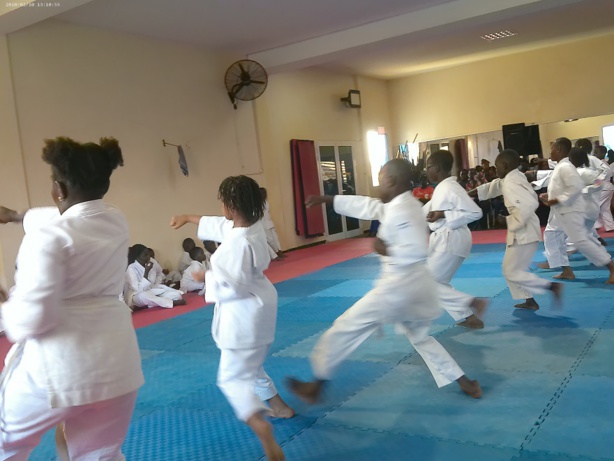 "Bassai" karaté Club de la Gendarmerie Nationale : Les images de la remise de ceintures aux élèves "modèles de 2023" "Bassai" karaté Club de la Gendarmerie Nationale : Les images de la remise de ceintures aux élèves "modèles de 2023"