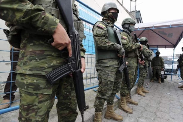 Equateur : un groupe armé a fait irruption dans les locaux de la télévision politique 
