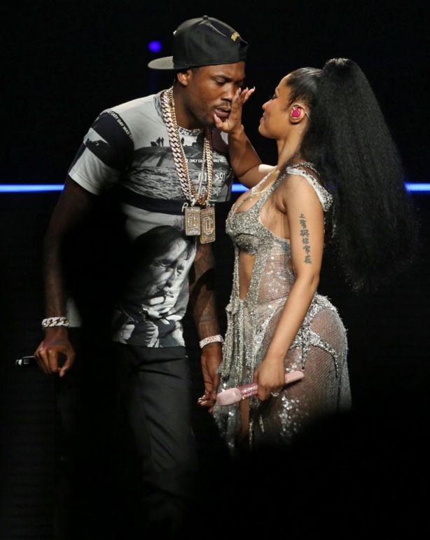 Nicki Minaj sur scène : la rappeuse casse la baraque! (photos) Nicki Minaj sur scène : la rappeuse casse la baraque! (photos)