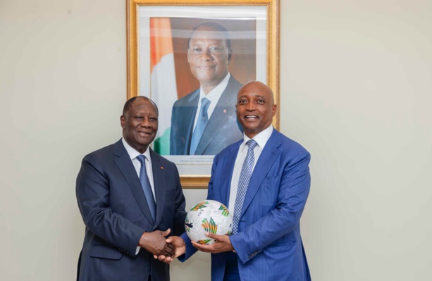 Ouattara a eu un entretien avec le Président de la Confédération Africaine de Football Ouattara a eu un entretien avec le Président de la Confédération Africaine de Football