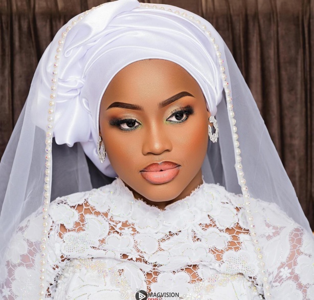 Aicha Tamba, l'épouse de Sadio Mané :« Je ne suis pas sur les réseaux sociaux » Aicha Tamba, l'épouse de Sadio Mané :« Je ne suis pas sur les réseaux sociaux »