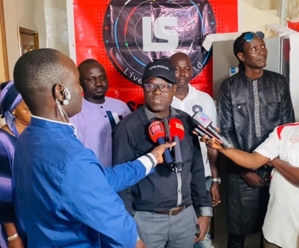 Kaolack : Les images de la remise de dons à la Pouponnière Mamadou Lamine Camara par "LIVE SOCIAL WORLD" Kaolack : Les images de la remise de dons à la Pouponnière Mamadou Lamine Camara par "LIVE SOCIAL WORLD"