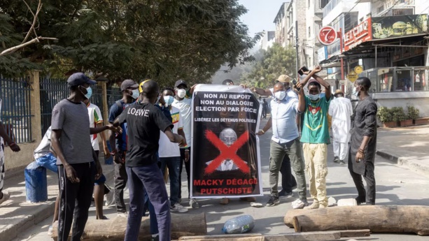 La marche contre le report de la présidentielle est reportée jusqu'au... La marche contre le report de la présidentielle est reportée jusqu'au...