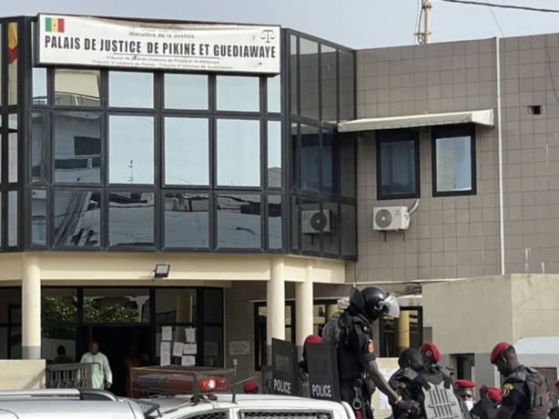 Tribunal : Daouda Gueye (FRAPP) et ses camarades libres Tribunal : Daouda Gueye (FRAPP) et ses camarades libres