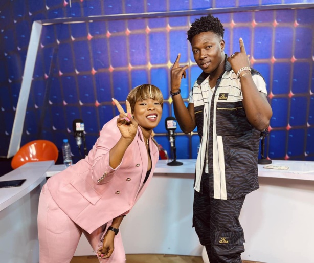 ncident à l'Aibd: L'artiste guinéen Soul Bang's sauve sa peau grâce à un live ncident à l'Aibd: L'artiste guinéen Soul Bang's sauve sa peau grâce à un live