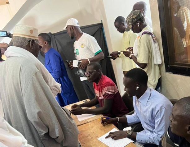 " Deuil électoral " : Des Sénégalais se sont rendus ‘’aux urnes’’ ce dimanche " Deuil électoral " : Des Sénégalais se sont rendus ‘’aux urnes’’ ce dimanche