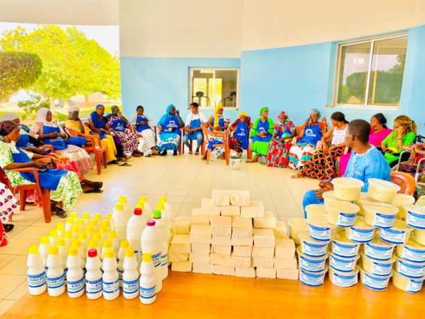 Fabriquer et commercialiser des produits saponifiés et javellisés de qualité: La  MAIFE forme 40 femmes