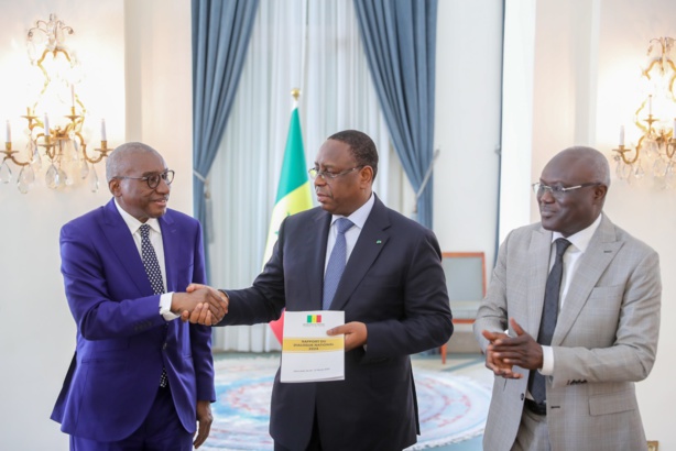 Remise des conclusions du Dialogue : Macky SALL envisage de saisir le Conseil constitutionnel pour ... Remise des conclusions du Dialogue : Macky SALL envisage de saisir le Conseil constitutionnel pour ...