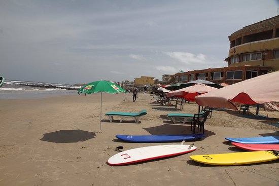Plage de Diamalaye: Un guérisseur surpris sur une étudiante