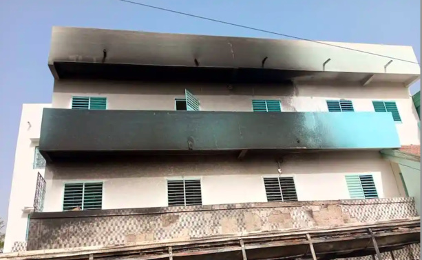 Fatick : Une école incendiée et son bus calciné, le propriétaire est de Pastef