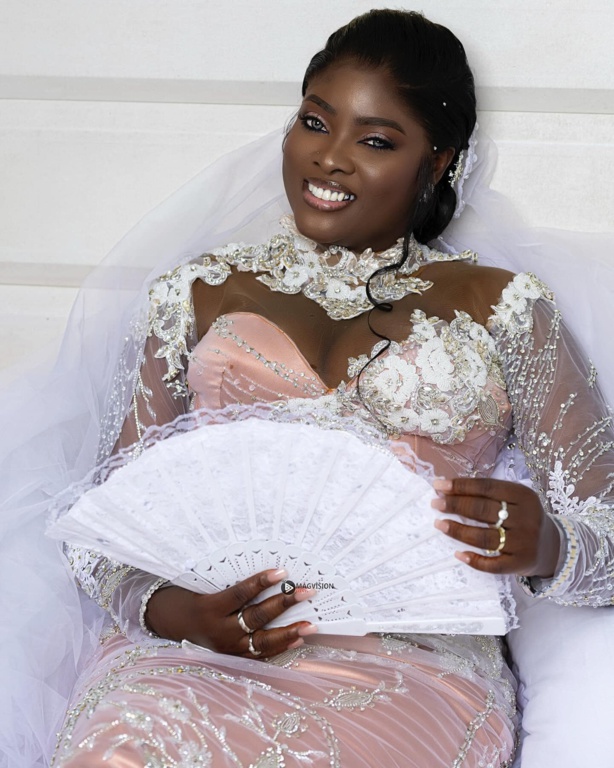 La chanteuse Sabel Dieng s’est mariée ! La chanteuse Sabel Dieng s’est mariée !