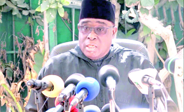 "Sukeurou koor" du Chef de l'Etat: La Ligue des Imams et Prédicateurs désavoue la démarche d'Oumar Diène "Sukeurou koor" du Chef de l'Etat: La Ligue des Imams et Prédicateurs désavoue la démarche d'Oumar Diène