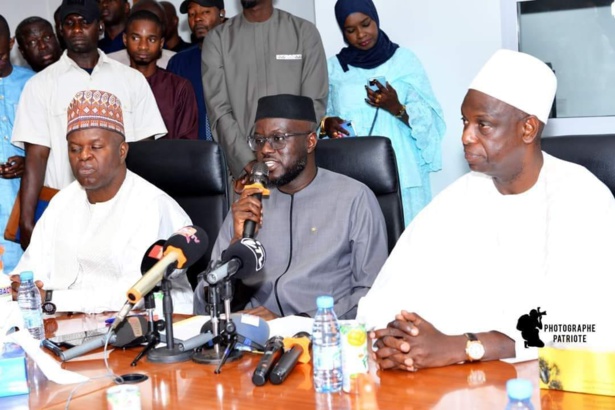 El Malick Ndiaye à Mansour Faye : "Je vais m’atteler à faire une évaluation minutieuse dudit secteur" El Malick Ndiaye à Mansour Faye : "Je vais m’atteler à faire une évaluation minutieuse dudit secteur"