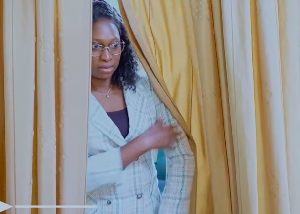 RTS : Qui est Rouguiyatou Ba, la journaliste écartée du JT ? RTS : Qui est Rouguiyatou Ba, la journaliste écartée du JT ?