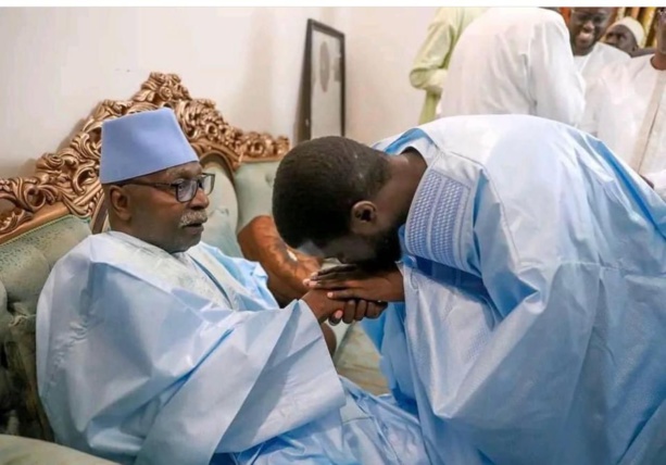 Tivaoune : Bassirou Diomaye reçu par Khalife général des tidianes, Serigne Mbaye Sy Mansour Tivaoune : Bassirou Diomaye reçu par Khalife général des tidianes, Serigne Mbaye Sy Mansour