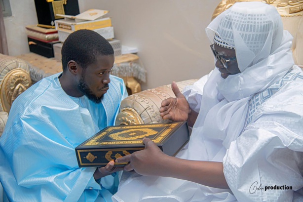 Diomaye chez le Khalif Général des Mourides : Les nouvelles images Diomaye chez le Khalif Général des Mourides : Les nouvelles images