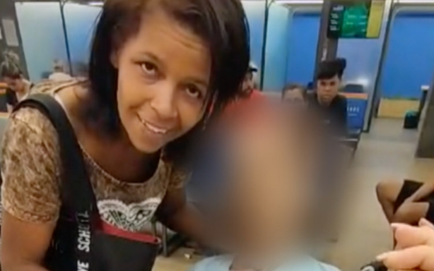 Le scandale de Rio : Une femme tente de manipuler son oncle décédé pour de l'argent Le scandale de Rio : Une femme tente de manipuler son oncle décédé pour de l'argent