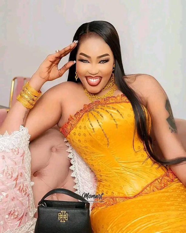 Ya Awa Rassoul : L'émergence d'une figure emblématique de la scène médiatique sénégalaise Ya Awa Rassoul : L'émergence d'une figure emblématique de la scène médiatique sénégalaise