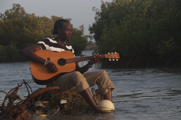 La chanson engagée de Mame Zé Mané appelle au changement et à l'action contre la pauvreté et l'injustice(vidéo) La chanson engagée de Mame Zé Mané appelle au changement et à l'action contre la pauvreté et l'injustice(vidéo)