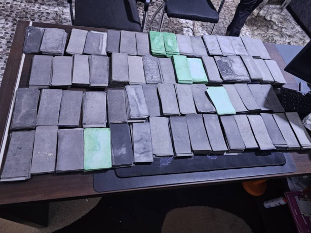 Saisie Record de Billets Noirs : La Douane frappe fort à Sénoba Saisie Record de Billets Noirs : La Douane frappe fort à Sénoba