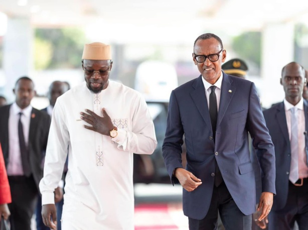 Un départ empreint de diplomatie : Ousmane Sonko et Paul Kagame concluent la visite présidentielle à Dakar Un départ empreint de diplomatie : Ousmane Sonko et Paul Kagame concluent la visite présidentielle à Dakar