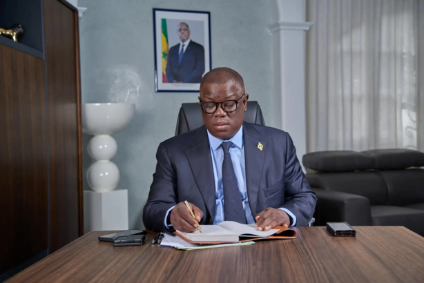 En 4 ans, Abdoulaye Baldé et sa municipalité consomment plus de 367 millions de carburant (Cour des Comptes) En 4 ans, Abdoulaye Baldé et sa municipalité consomment plus de 367 millions de carburant (Cour des Comptes)