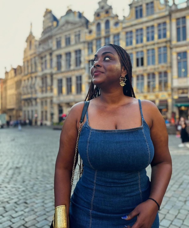 Khalima Gadji : Beauté Décontractée dans les Rues de Bruxelles Khalima Gadji : Beauté Décontractée dans les Rues de Bruxelles