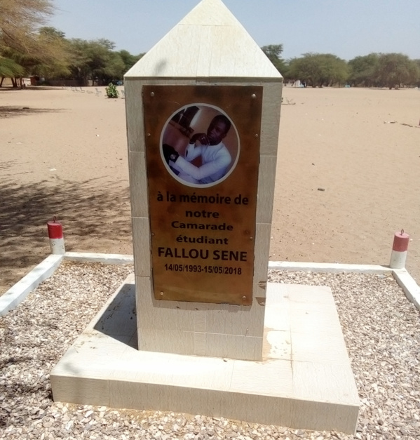 Mobilisation à l'UGB : 24h de Grève pour Honorer la Mémoire de Fallou Sène Mobilisation à l'UGB : 24h de Grève pour Honorer la Mémoire de Fallou Sène