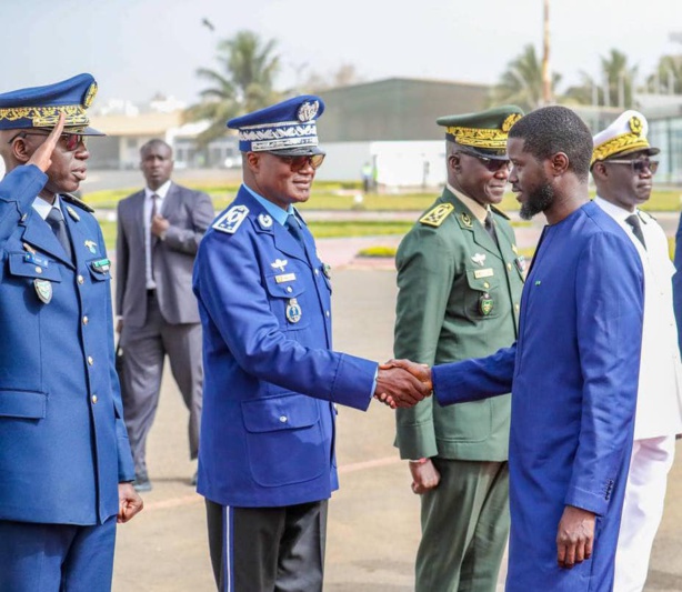 Remaniement Majeur dans la Défense : Les nouvelles nominations de Diomaye... Remaniement Majeur dans la Défense : Les nouvelles nominations de Diomaye...