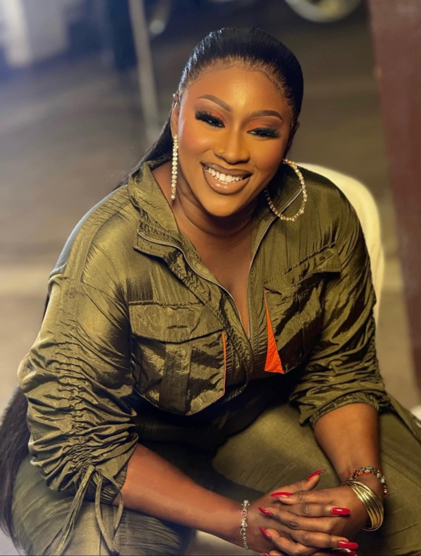 Mariam BA LAGARÉ, l'étoile de la musique mandingue, a frappé fort avec son nouveau single "Ne Wolo la Bamako" Mariam BA LAGARÉ, l'étoile de la musique mandingue, a frappé fort avec son nouveau single "Ne Wolo la Bamako"