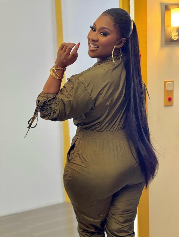 Mariam BA LAGARÉ, l'étoile de la musique mandingue, a frappé fort avec son nouveau single "Ne Wolo la Bamako" Mariam BA LAGARÉ, l'étoile de la musique mandingue, a frappé fort avec son nouveau single "Ne Wolo la Bamako"