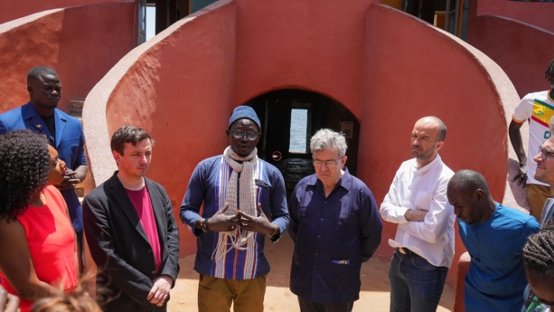 Mélenchon à Gorée : Une visite symbolique pour dénoncer l'héritage de l'esclavage Mélenchon à Gorée : Une visite symbolique pour dénoncer l'héritage de l'esclavage