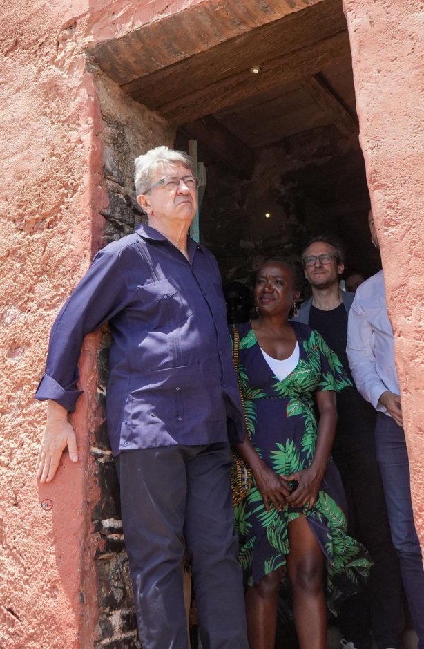 Mélenchon à Gorée : Une visite symbolique pour dénoncer l'héritage de l'esclavage Mélenchon à Gorée : Une visite symbolique pour dénoncer l'héritage de l'esclavage