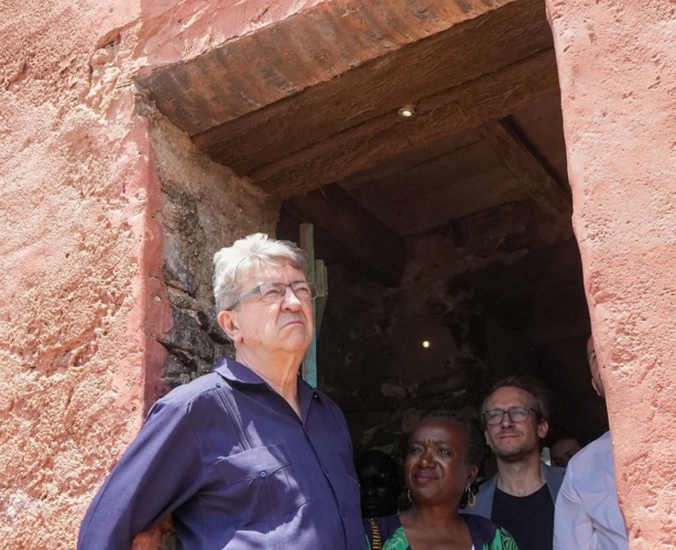 Mélenchon à Gorée : Une visite symbolique pour dénoncer l'héritage de l'esclavage Mélenchon à Gorée : Une visite symbolique pour dénoncer l'héritage de l'esclavage