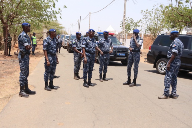 Modestie et Proximité : La Première visite du Général Martin Faye à Popenguine Modestie et Proximité : La Première visite du Général Martin Faye à Popenguine