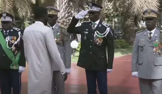 Limogeage de Moussa Fall : Diomaye s'est expliqué Limogeage de Moussa Fall : Diomaye s'est expliqué