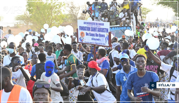 Popenguine : ferveur et joie lors de la marche vers le nouveau sanctuaire Popenguine : ferveur et joie lors de la marche vers le nouveau sanctuaire