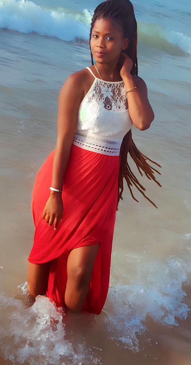 Aminata Ndiaye : Quand la beauté rencontre l'Excellence Journalistique Aminata Ndiaye : Quand la beauté rencontre l'Excellence Journalistique