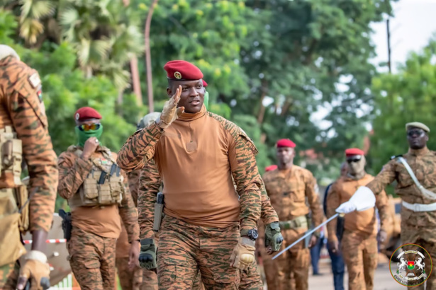 Burkina Faso: le régime de transition militaire prolongé pour cinq années de plus Burkina Faso: le régime de transition militaire prolongé pour cinq années de plus
