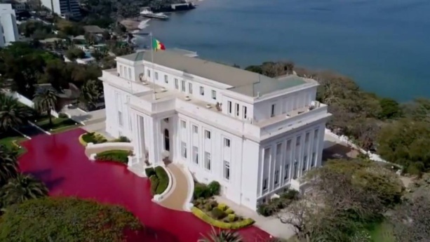 Construire une mosquée au sein du Palais de la République ? Construire une mosquée au sein du Palais de la République ?