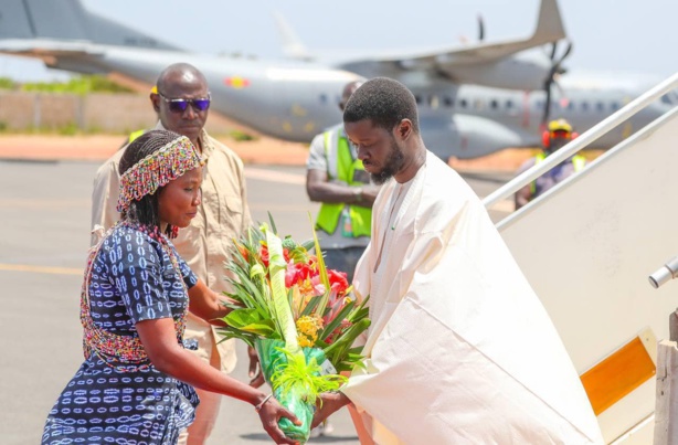 Arrivée de SEM Bassirou Diomaye Faye à Cap-Skiring pour le Gamou annuel Arrivée de SEM Bassirou Diomaye Faye à Cap-Skiring pour le Gamou annuel